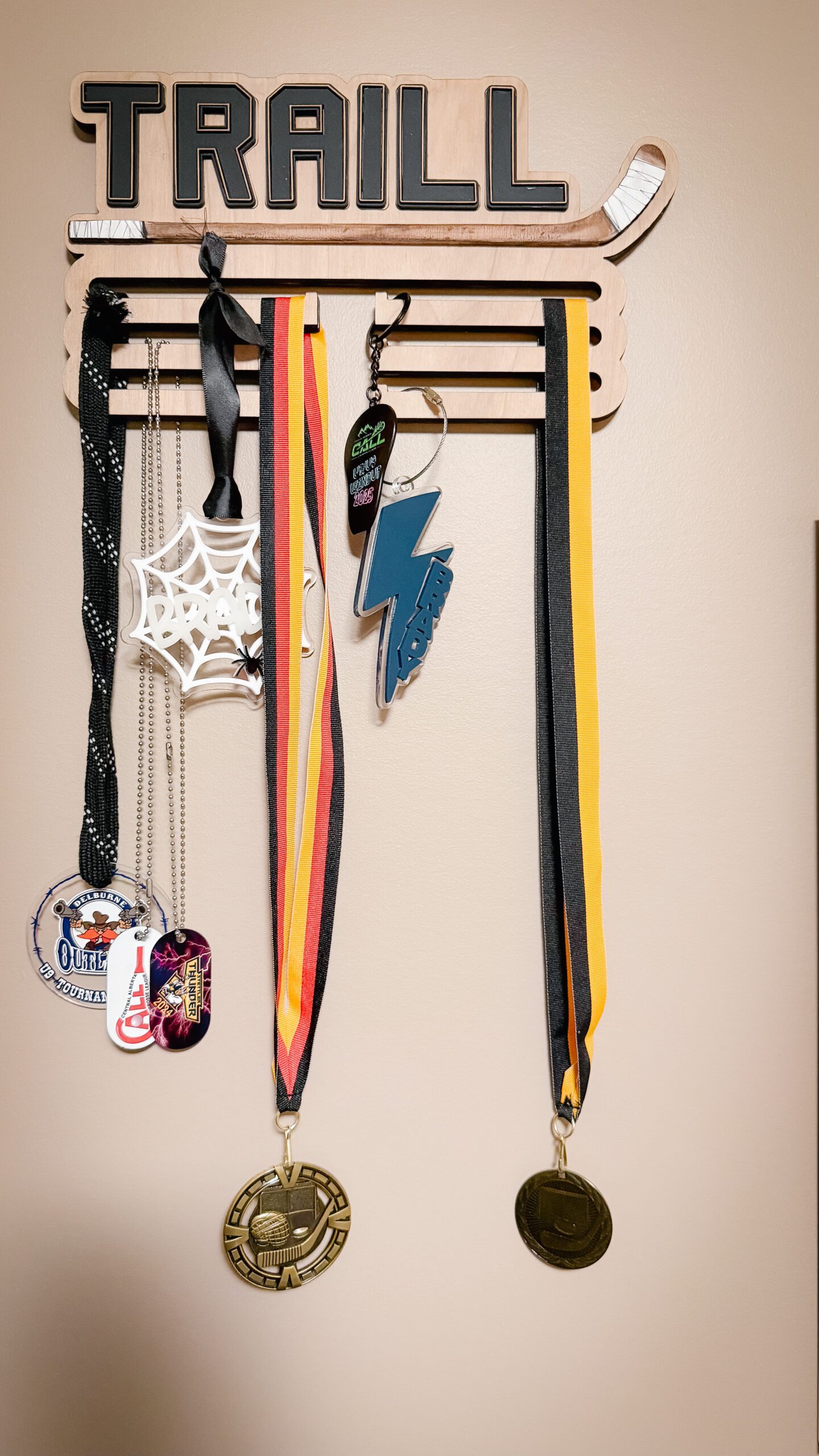 hockey medal holder - Image 2